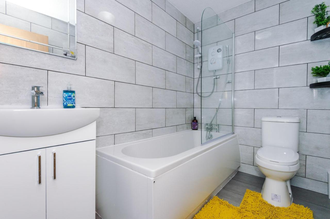 Stylish 4 Bedroom Close To City Centre Casa de férias Manchester