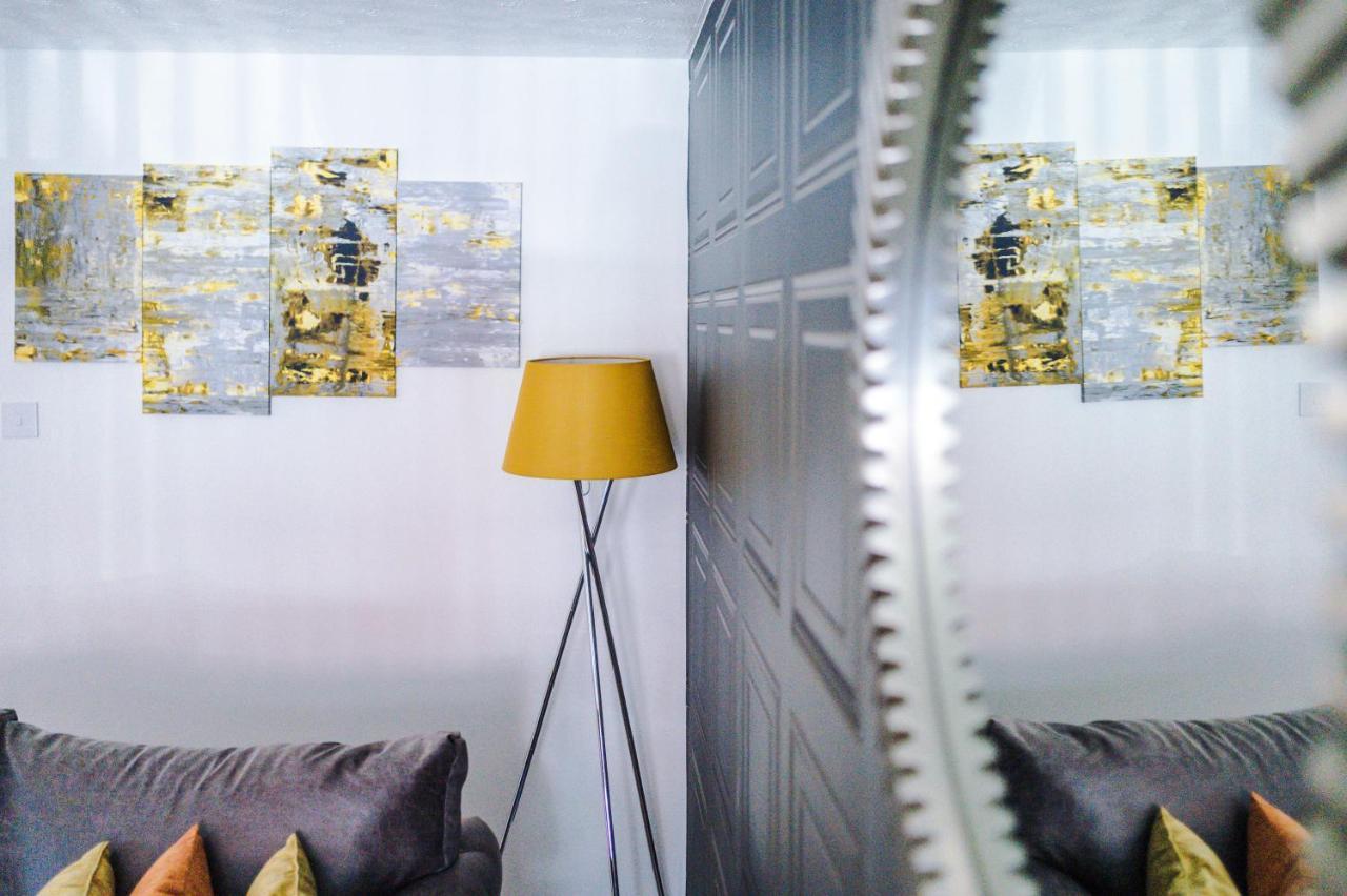 Stylish 4 Bedroom Close To City Centre Casa de férias