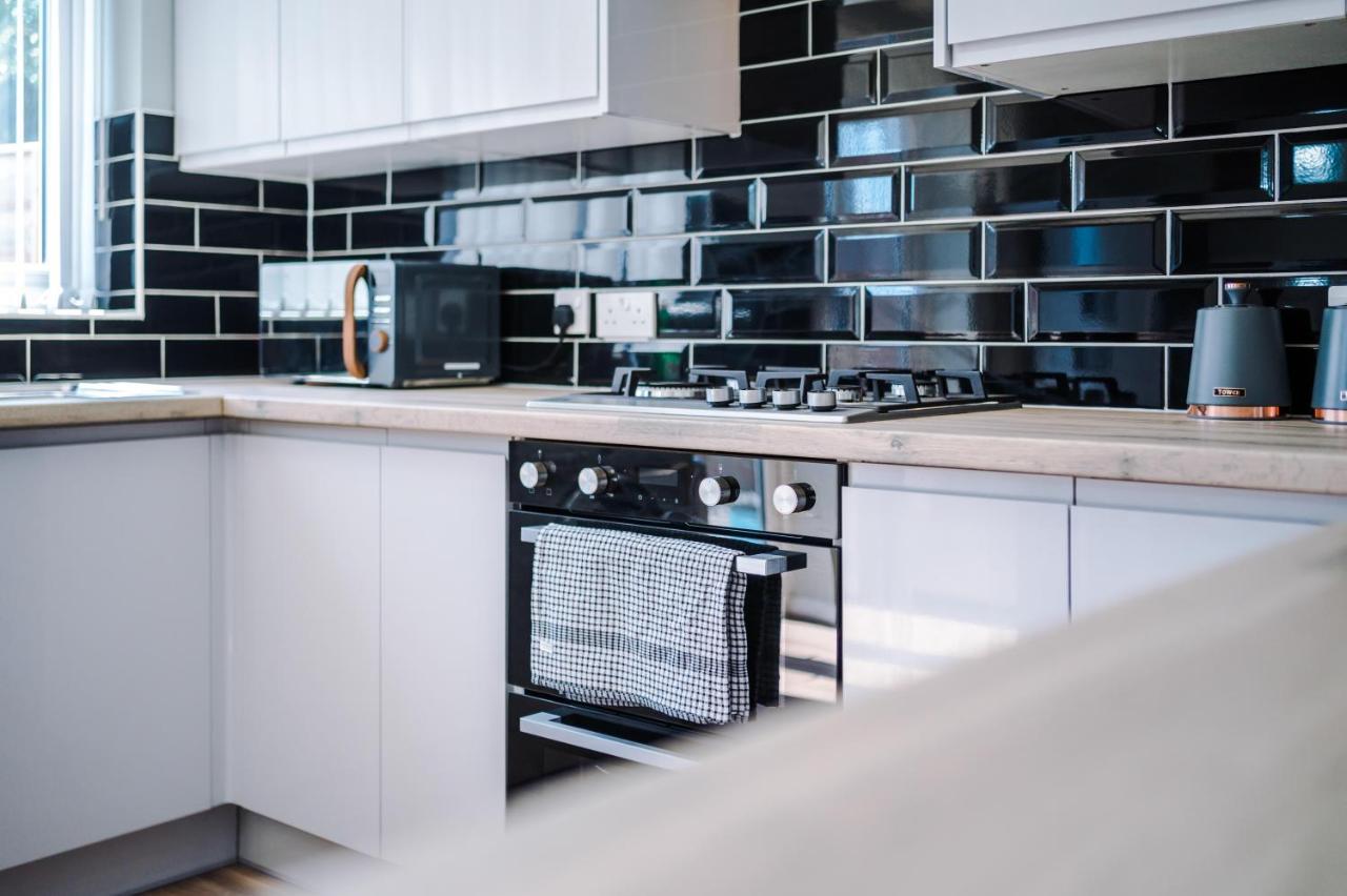 Stylish 4 Bedroom Close To City Centre Casa de férias *